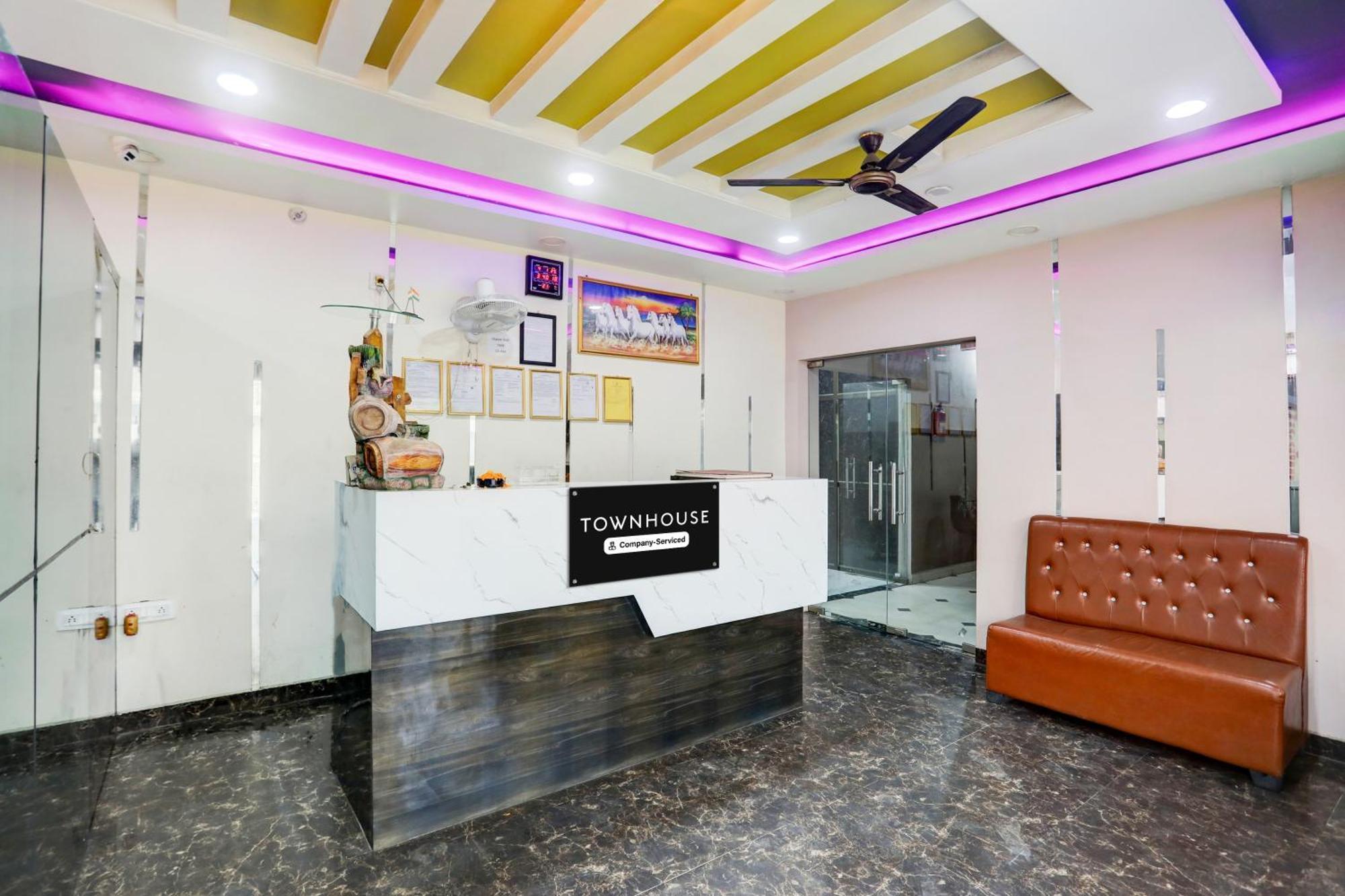 מלון גורקפור Super Townhouse Gida Near Rto Office מראה חיצוני תמונה