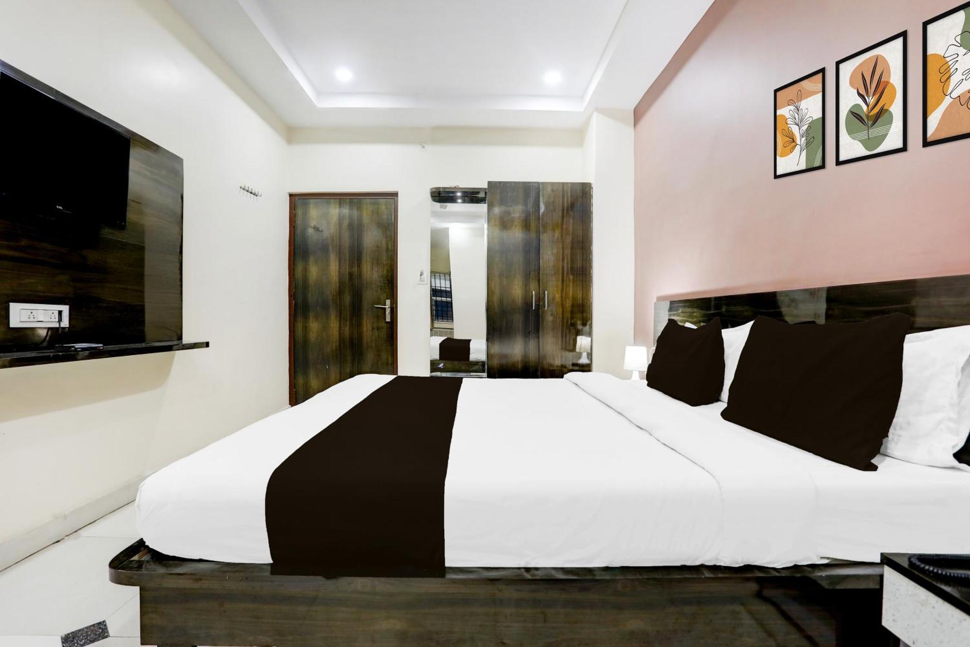 מלון גורקפור Super Townhouse Gida Near Rto Office מראה חיצוני תמונה